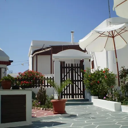 Гостевой дом Anastasia's Plaka (Milos)