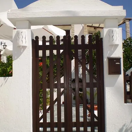 Anastasia's Guest house Plaka (Milos)